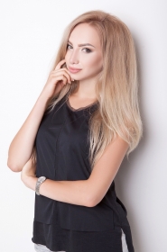 Alina from Kiev, 32 years, with green eyes, blonde hair, Christian, teatr. #2