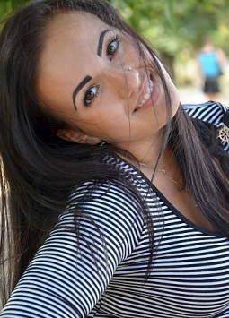 Kseniya from Dnepropetrovsk, 28 years, with brown eyes, black hair, Christian, Hands Treatment.
