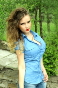 Alina from Kharkov, 26 years, with green eyes, light brown hair, Christian, Tourist agent. #1